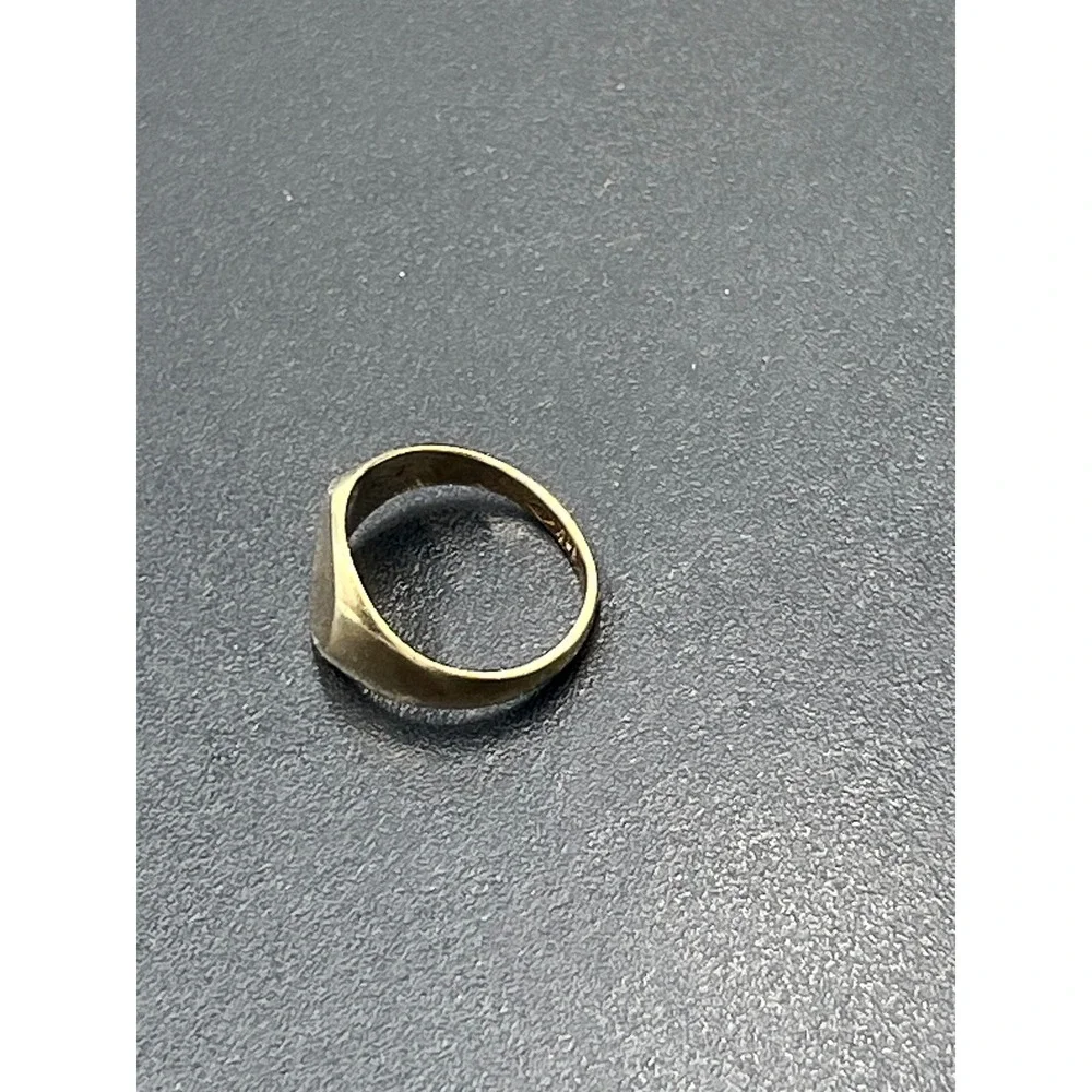 RJW Child Petite 10k Gold signet ring Sz 2.25 Vintage Gold Classic Ring SZ J
